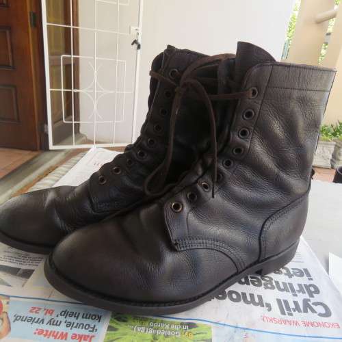 Pair of SADF brown genuine leather boots in size 10 by DWS. Issued 2009. Army size 285 M.