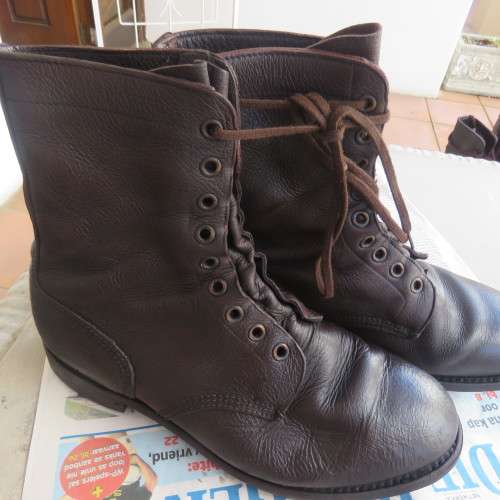 Pair of SADF brown genuine leather boots in size 10 by DWS. Issued 2009. Army size 285 M.