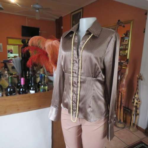 Seriously smart silky long cuffed sleeve blouse with empire front size 36/12 by LEGIT. New condition