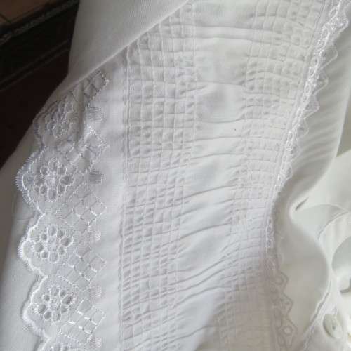Fabulous white vintage  blouse with button down front .Lace and stitch decoration front.Size 36/12