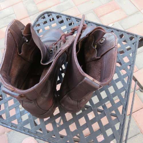 Pair of SADF brown genuine leather boots in size 4 by DWS from 1987 in army size 230M.Waytread soles