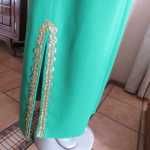 Vintage crimplene dress for special occasion in emerald green by boutique in size 38/14. New cond.