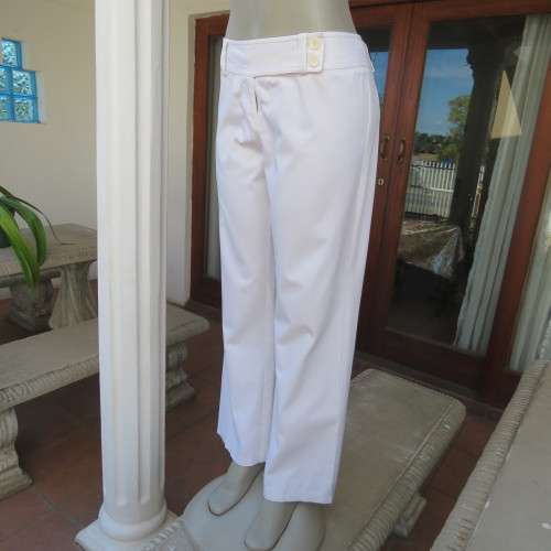 Cleverly designed white pants with flattering cut. Size 38/14 by WOOLWORTHS PERFECT. New cond.