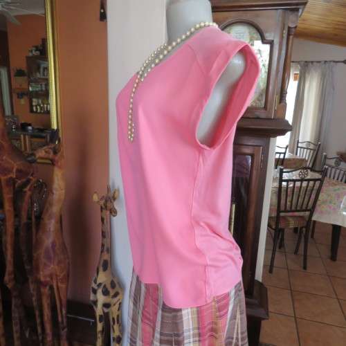 Crimson colour slip over top with short zip at back.By FOREVER NEW in size 36/12. Armhole cuffs.