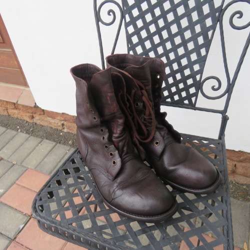 Pair of SADF brown genuine leather army boots in size 9.5 by DWS issued 1997.Army size 277W.Used.