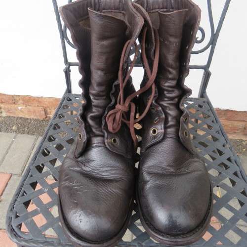 Pair SADF genuine leather brown army boots by BAGSHAW in size 11 in army size 295W.Good condition. bobshop .za