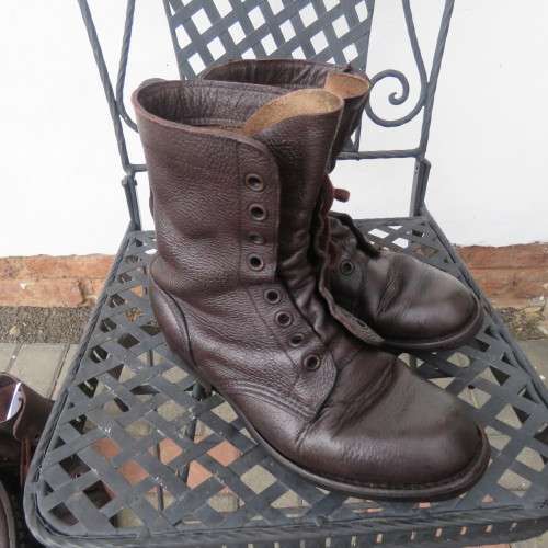 Pair SADF genuine brown leather boots in size 6 issued 2012 by DWS. Army size 247W.Good cond.