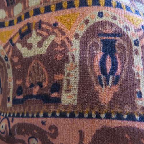 Baroque printed creased viscose skirt. Size 36/12. Low calf length. Elasticated waist.Good condition