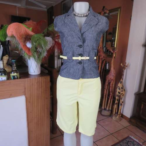 Cute mottled grey capped sleeve top. Size 30/6. By Identity. Cotton and linen blend. As new.