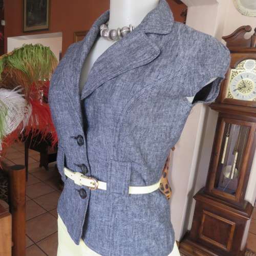 Cute mottled grey capped sleeve top. Size 30/6. By Identity. Cotton and linen blend. As new.