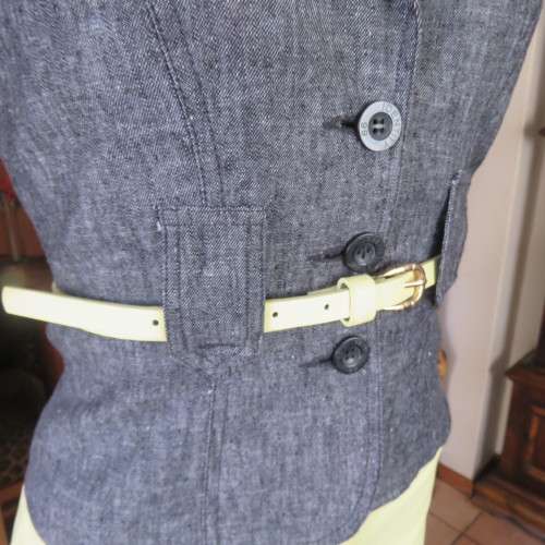 Cute mottled grey capped sleeve top. Size 30/6. By Identity. Cotton and linen blend. As new.