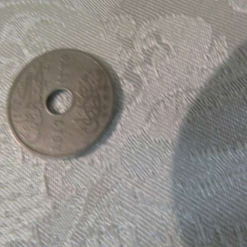 Egypt 10 milliemes coin 1917. Still in good condition.