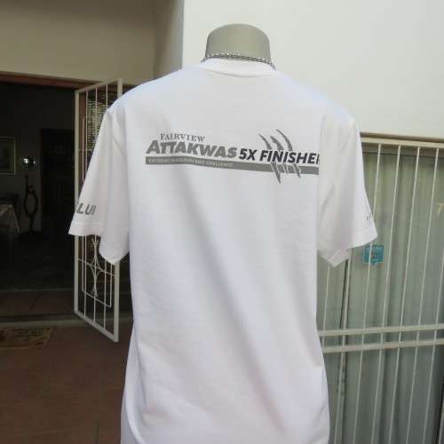 White short sleeve T-shirt. Logo of Extreme Mountain Bike Challenge. Size 36/12. By HANES. As new.