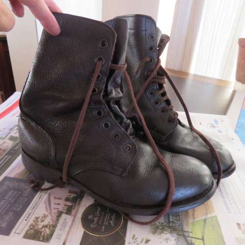Pair SADF genuine leather boots. Size 8 1/2 army size 270W. Issued 2010. By DWS. Good condition.