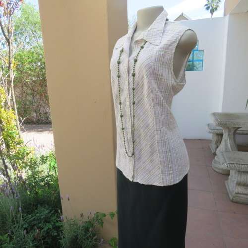 Cool button down sleeveless top. 100% bubble cotton. Size 38/14. By MERIEN HALL CASUALS. As new.