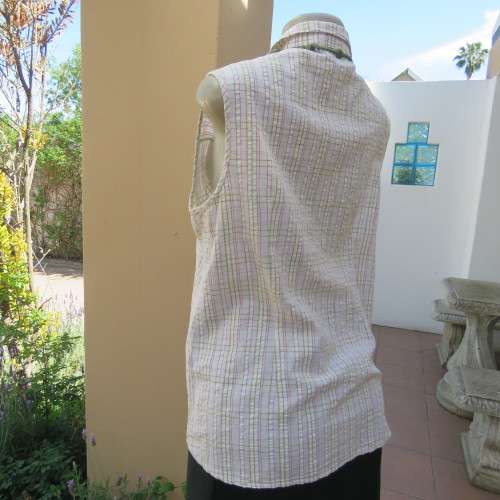 Cool button down sleeveless top. 100% bubble cotton. Size 38/14. By MERIEN HALL CASUALS. As new.
