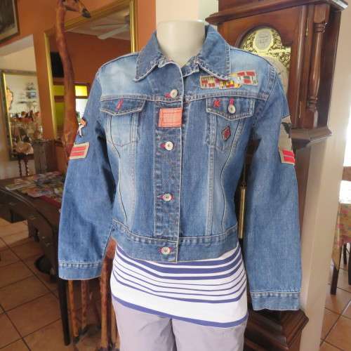 Ultimate hip denim jacket in battle style. Size 36/12 by KENVELO. Good condition. Made in Turkey.