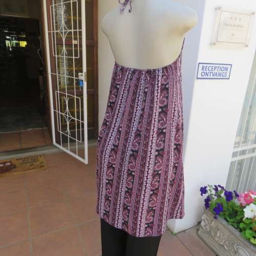 Expecting a summer baby? Cool maternity halter neck top. Elasticated back. Size 34-36. As new.
