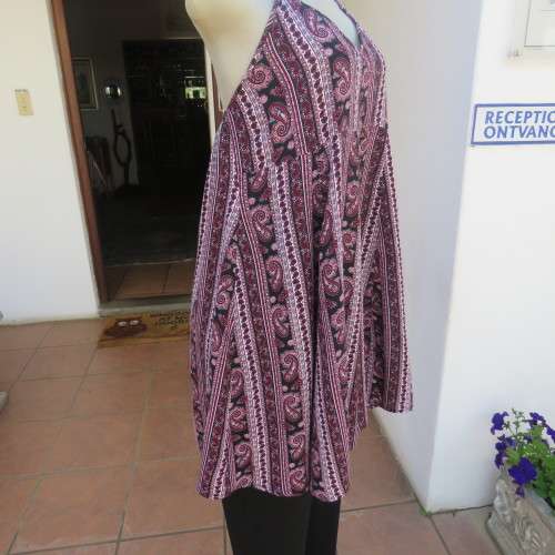 Expecting a summer baby? Cool maternity halter neck top. Elasticated back. Size 34-36. As new.