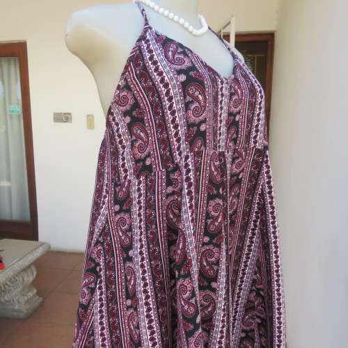 Expecting a summer baby? Cool maternity halter neck top. Elasticated back. Size 34-36. As new.