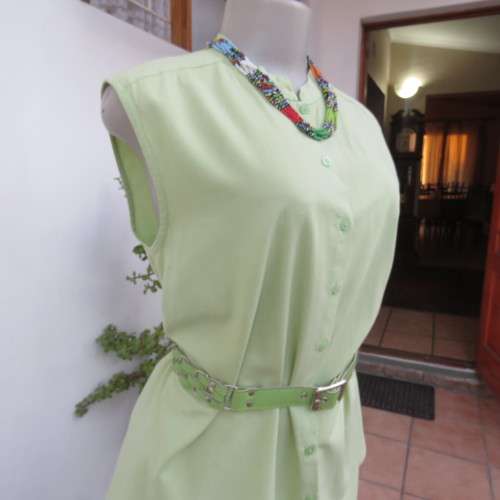 Sleeveless mint green button down top high banded collar. Size 38/14. By WOOLWORTHS. Good condition.