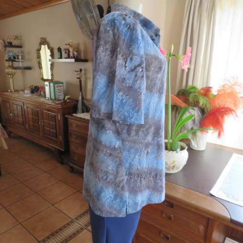 Stunning fully embroidered top in medley of blues. Button down Size 36/12. By ML CLASSICS. As new.