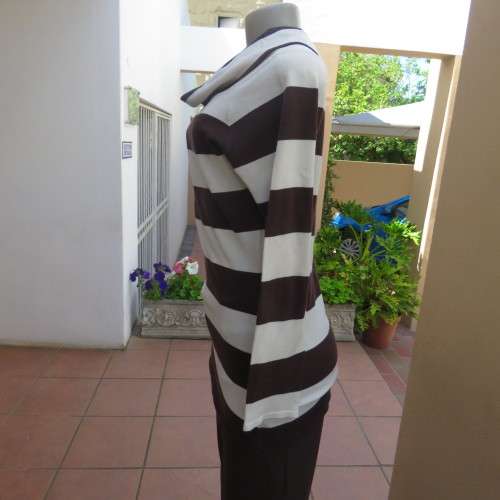 Extra long horizontal striped long sleeve pull over top. Size 38/14 by INWEAR. Good condition.