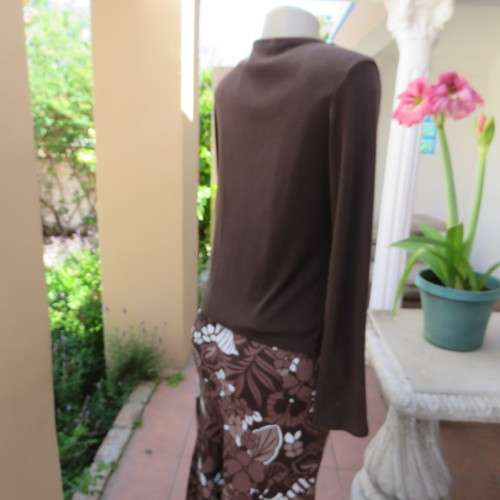 Stunning dark brown cover-up long sleeve top Size 38-14 By `Marks and Spencer` New condition