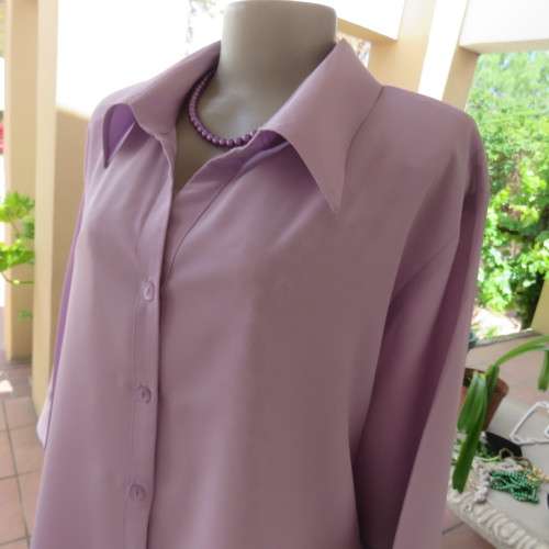 Smart lavender colour button down top with open colla. By `Smat`. In size 48/24. New condition.