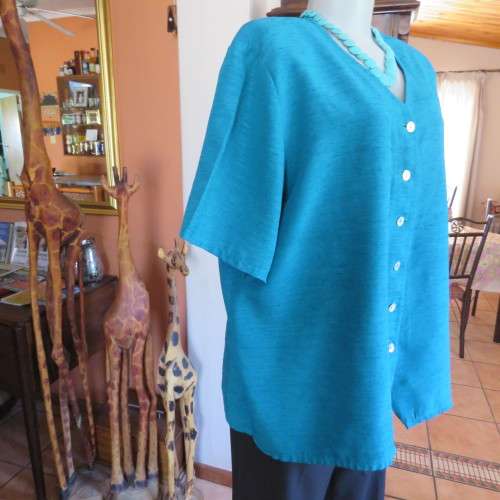 Box style jade colour textured satin short sleeve top. Size 44/20. Owner made. Very good condition.