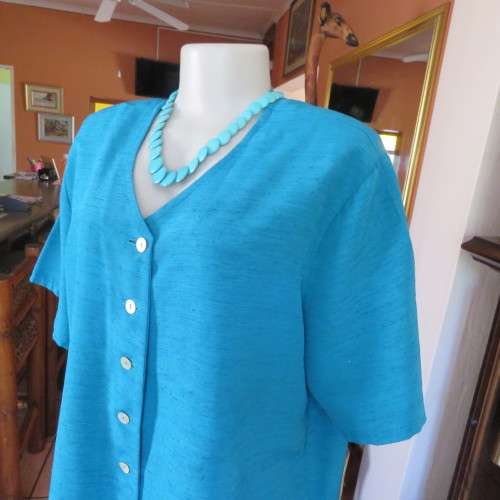 Box style jade colour textured satin short sleeve top. Size 44/20. Owner made. Very good condition.