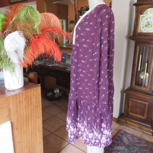 Trendsetting creased mulberry colour loose dress. By `Woolworths`. Size 44/20. Good condition.