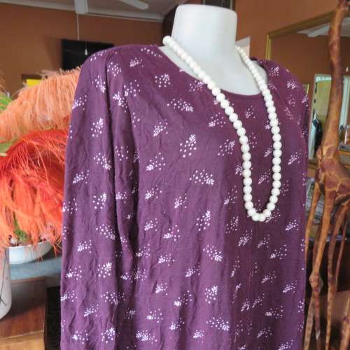 Trendsetting creased mulberry colour loose dress. By `Woolworths`. Size 44/20. Good condition.
