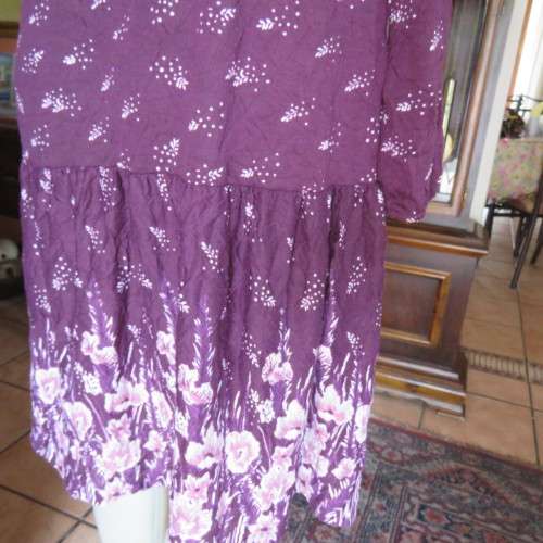 Trendsetting creased mulberry colour loose dress. By `Woolworths`. Size 44/20. Good condition.