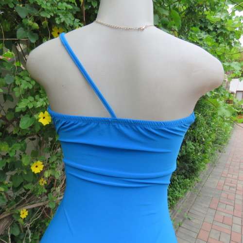 Magnificent long peacock blue evening dress made by boutique in Thailand. Size 34/10. New.