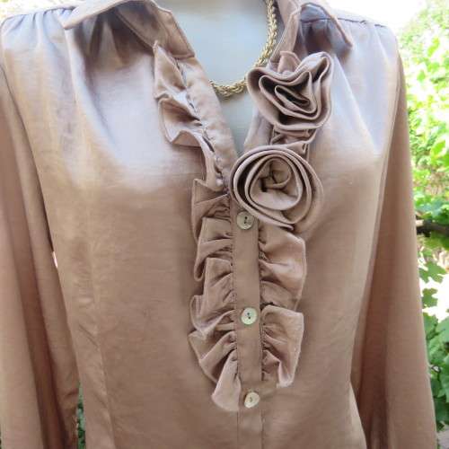 Glamour long sleeve top in shiny ecru colour polyester satin. Size 36/12 by `Exact`. As new.