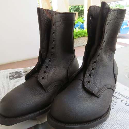 Pair SADF brown genuine leather army boots size 8 by `DWS` issued 2009 Army size 262W  New condition