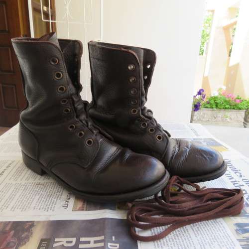 Pair SADF brown genuine leather army boots size 8 by DWS issued 2004. Army size 262M. Good condition