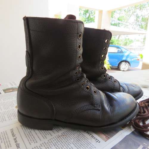 Pair SADF brown genuine leather army boots size 8 by DWS issued 2004. Army size 262M. Good condition