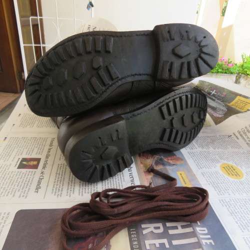 Pair SADF brown genuine leather army boots size 8 by DWS issued 2004. Army size 262M. Good condition