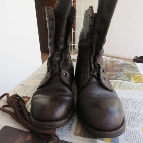 Pair SADF brown genuine leather army boots size 8 by DWS. Issued 2004 Army size 262M. Good condition