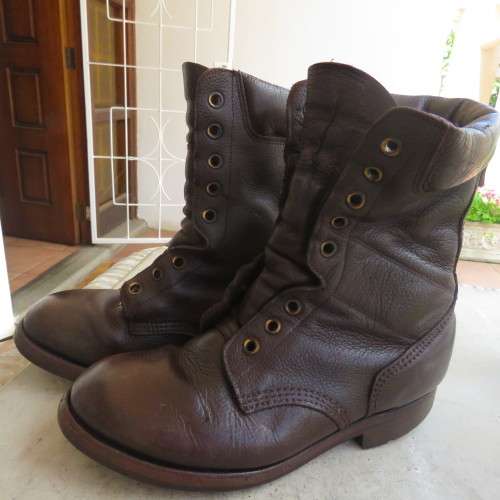Pair SADF brown genuine leather army boots size 7. Army size 255W by DWS issued 2011. Good condition