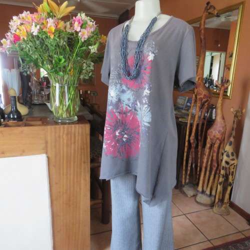 Casual grey short sleeve polycotton.top by `Image` in size 46/22. Used but fine for everyday wear.
