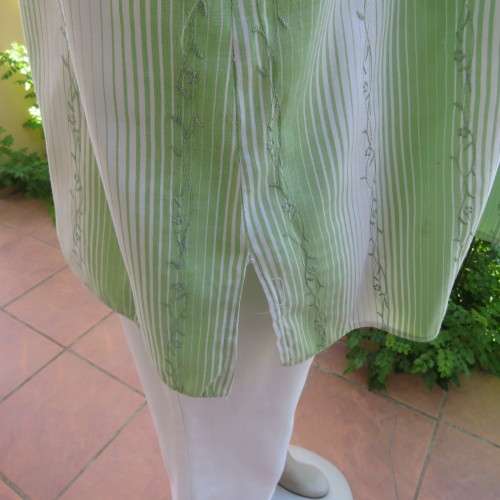 Casual short sleeve apple green and white shirt. Size 50/26. By `Rene Taylor`. New condition.