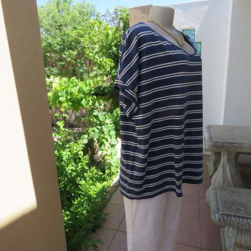 High quality `David Jones` slip-over top in navy and white horizontal stripes. Size 44-46. As new.