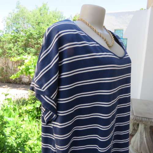 High quality `David Jones` slip-over top in navy and white horizontal stripes. Size 44-46. As new.