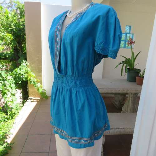 Azure blue creased 100% cotton capped sleeve top. Size 48/24 by `Insync`. Used but in good condition