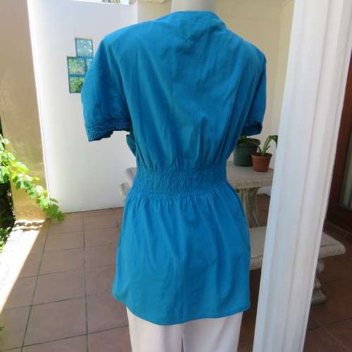 Azure blue creased 100% cotton capped sleeve top. Size 48/24 by `Insync`. Used but in good condition