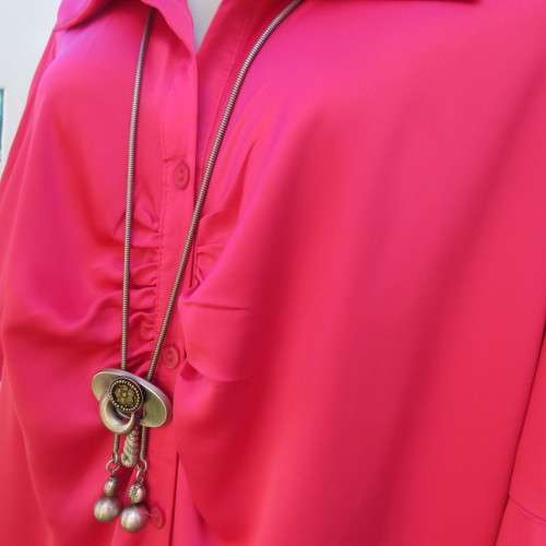 Soft and silky smart magenta pink short sleeve top. By `Donna-Claire. Size 52/28. New condition.