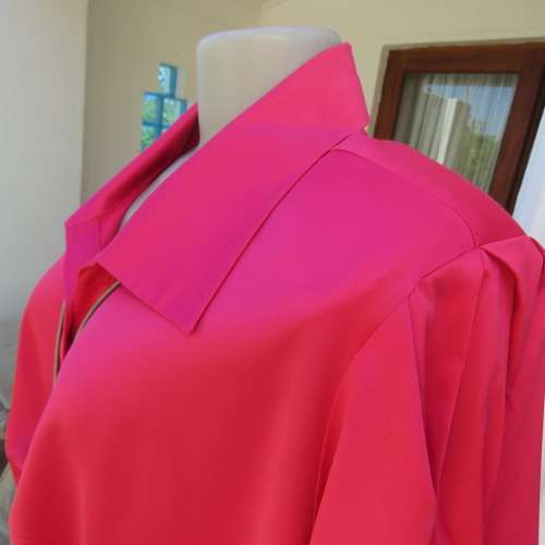 Soft and silky smart magenta pink short sleeve top. By `Donna-Claire. Size 52/28. New condition.